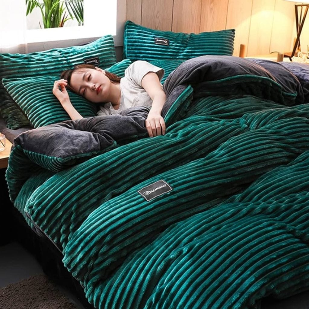 6*6 Turkish velvet Duvet with 2 pillow cases + bed sheet